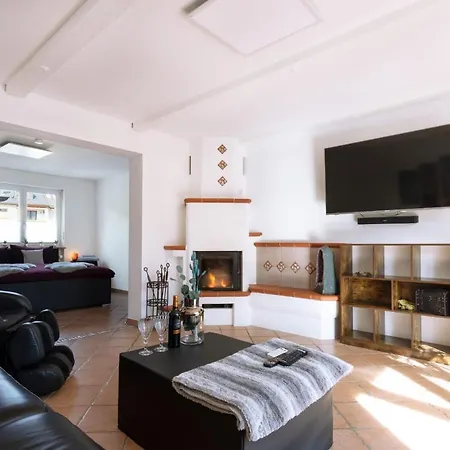 Kaminwohnung Mit 24qm Suedterrasse Naehe Zugspitze / Eibsee 加爾米施-帕滕基興